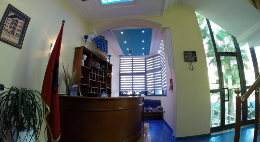 Bella Vista Hotel 3*